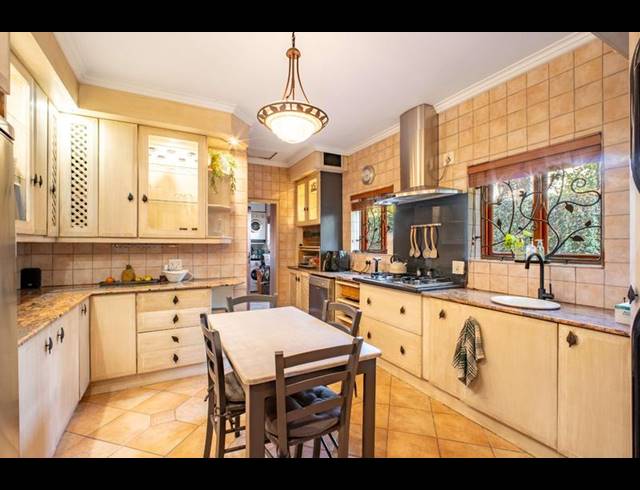 5 BEDROOM HOUSE FOR SALE IN WATERKLOOF